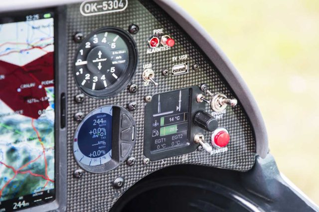 JET-JS3-rent-glider_03