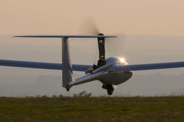 twin-shark-rent-glider_09